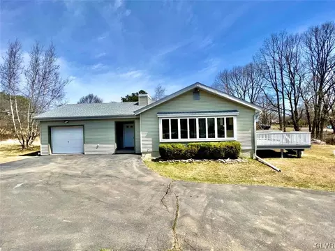 2322 Yellowstone Dr, Blakeslee, PA 18610