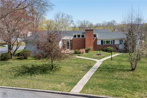 353 N 7th St, Coopersburg, PA 18036