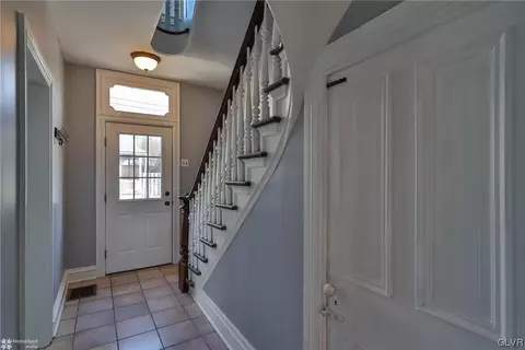 623 Spring St, Bethlehem, PA 18018 photo 2