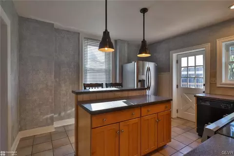 623 Spring St, Bethlehem, PA 18018 photo 7