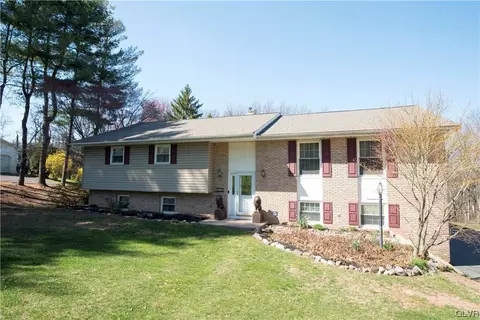 6145 Beverly Hills Rd, Coopersburg, PA 18036