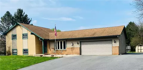 418 Manor Dr, Nazareth, PA 18064