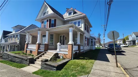 211 N Schanck Ave, Pen Argyl, PA 18072