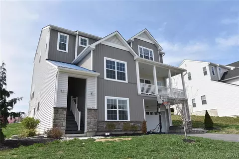 5020 Bellflower Dr, Schnecksville, PA 18078