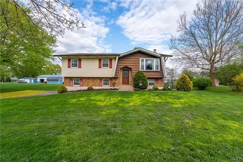 444 Nazareth Dr, Nazareth, PA 18064