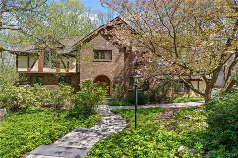 1641 Bobalew Trl, Allentown, PA 18103
