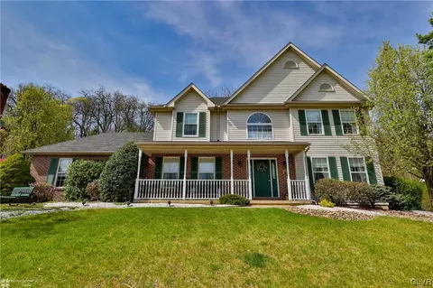 3389 Beaufort Dr, Bethlehem, PA 18017