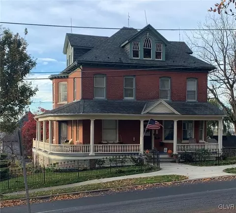 303 W Center St, Nazareth, PA 18064