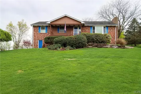 395 Sunrise Blvd, Mount Bethel, PA 18343