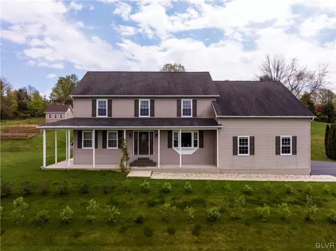 21 High View Ln, Mertztown, PA 19539