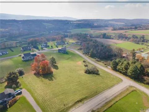26 Diana Ln, Schuylkill, PA 17960