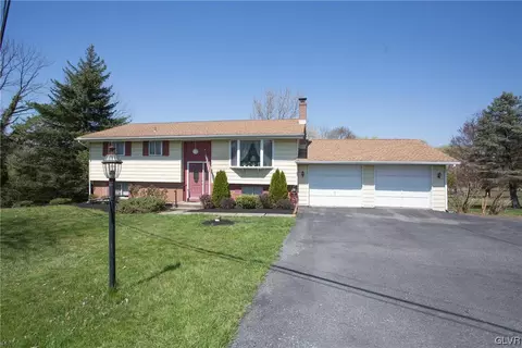 222 Cherry Hill Rd, Nazareth, PA 18064