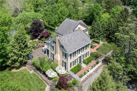 615 Bierys Bridge Rd, Bethlehem, PA 18017
