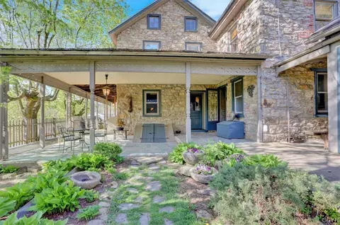 284 Crow Hill Rd, Barto, PA 19504