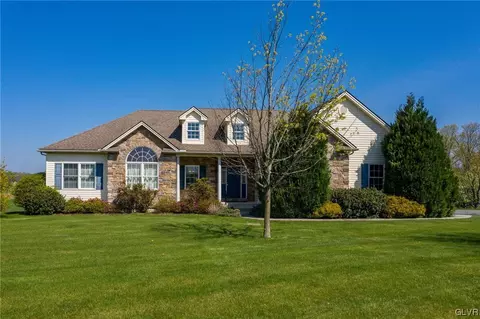 9095 Airfield Ct, Kempton, PA 19529