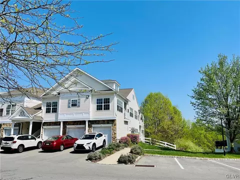 304 Waterford Ter, Williams Twp, PA 18042