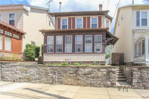 35 2nd St, Catasauqua, PA 18032