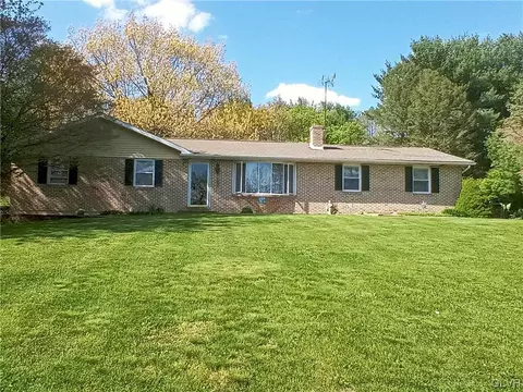 4330 Chestnut Dr, Walnutport, PA 18088