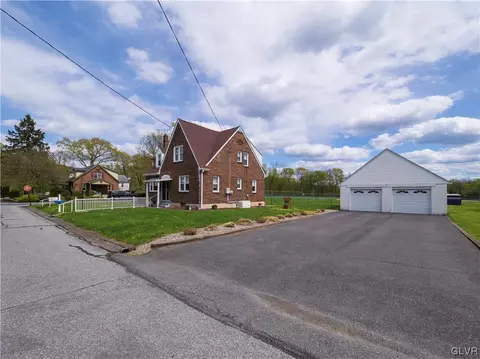 6353 5th Ave, Bangor, PA 18013