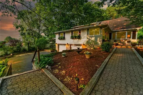 431 Dogwood Ter, Forks Twp, PA 18040