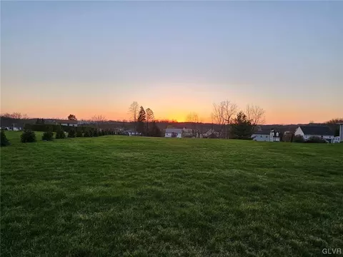 3048 Washington St, Whitehall Twp, PA 18052