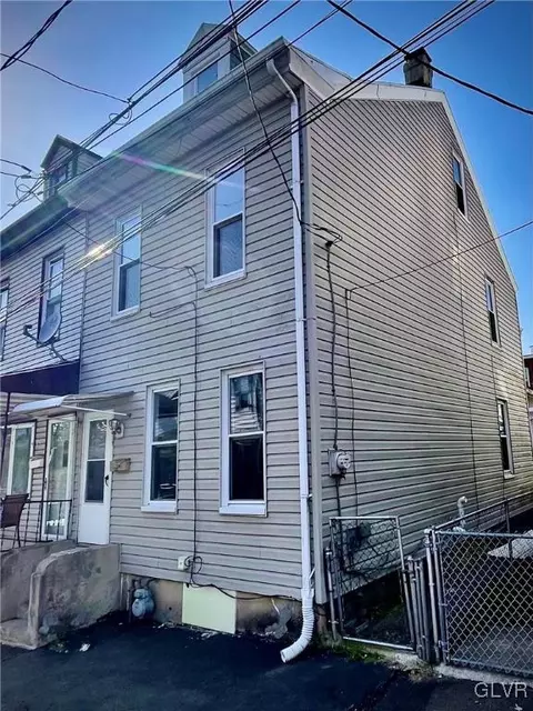 818 Grant St, Pottsville, PA 17901