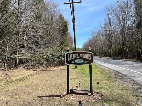 1 Laurel Woods Cir, Penn Forest Twp, PA 18210