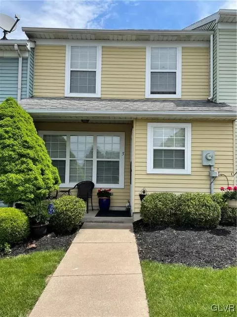 5 Concord Ct, Forks Twp, PA 18040