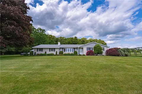 8031 Bell Gate Rd, Coopersburg, PA 18036