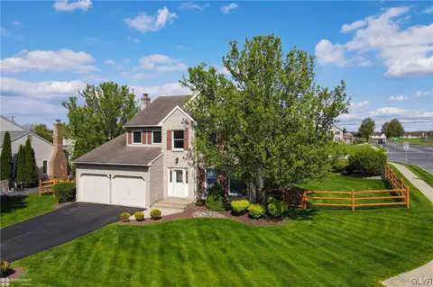 2685 Pond Dr, Easton, PA 18040