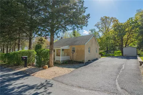 1102 S 10th St, Emmaus, PA 18049