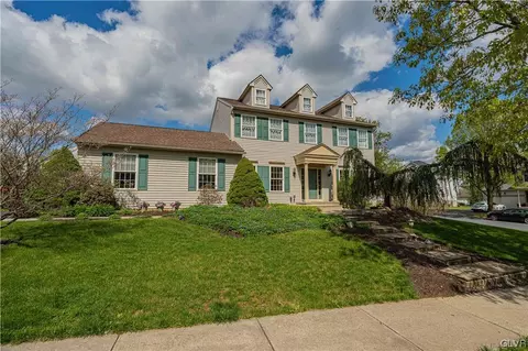 2630 Fieldview Dr, Macungie, PA 18062