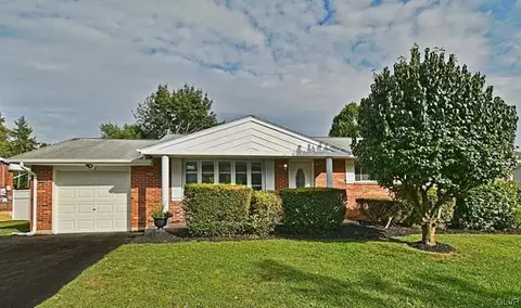 1472 Laurel Ln, Macungie, PA 18062