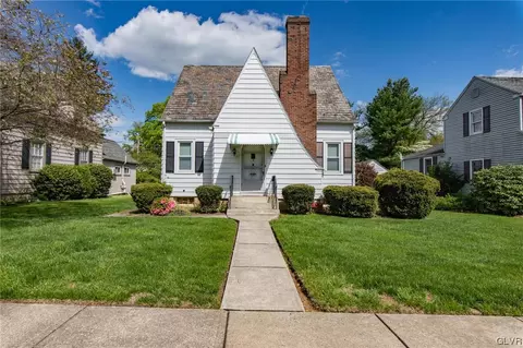 2210 Kemmerer St, Bethlehem, PA 18017