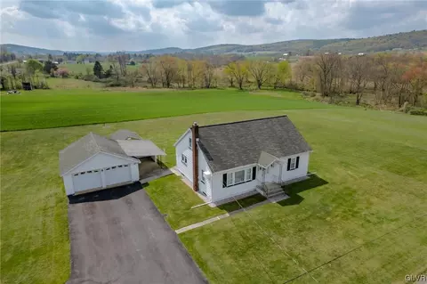 576 Spring House Rd, Lehighton, PA 18235