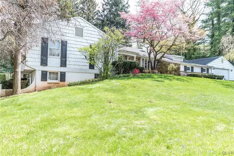 2824 College Dr, Allentown, PA 18104