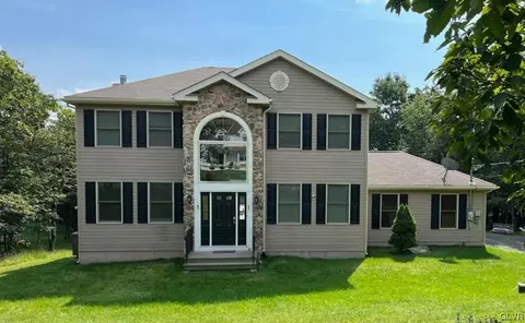 137 Long View Dr, Effort, PA 18330