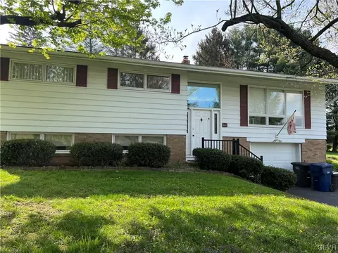 5151 Huckleberry Rd, Orefield, PA 18069