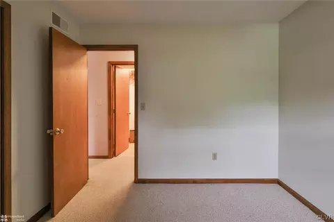 4604 Cheryl Dr, Bethlehem, PA 18017 photo 24