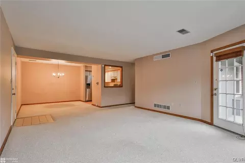4604 Cheryl Dr, Bethlehem, PA 18017 photo 9