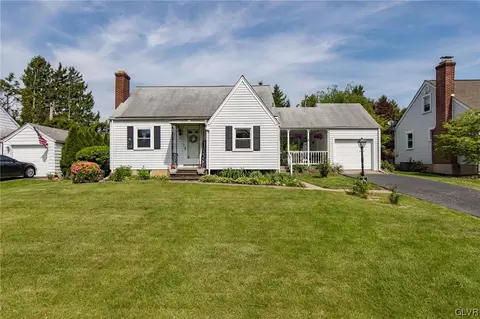 1462 Westgate Dr, Bethlehem, PA 18017