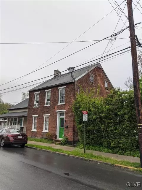 607 Main St, Freemansburg, PA 18017