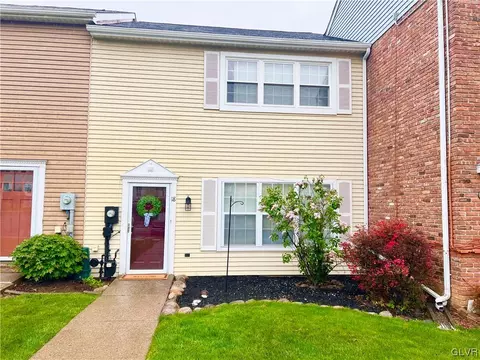18 Bunker Hill Ct, Forks Twp, PA 18040