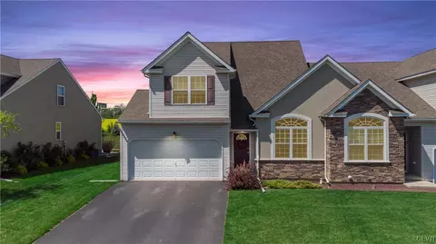 920 Graystone Cir, Northampton, PA 18067