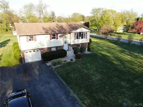 4081 Devonshire Rd, Bethlehem, PA 18020 photo 3