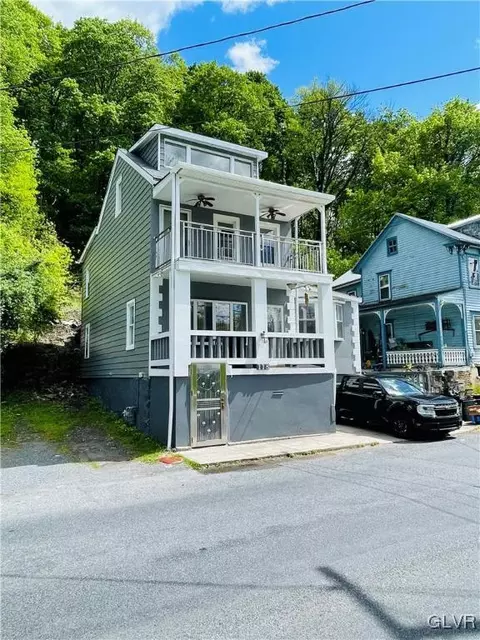 118 Main St, Glendon, PA 18042