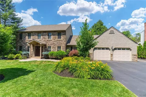 2365 S Pewter Dr, Macungie, PA 18062