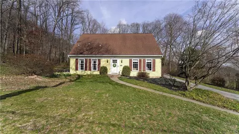 3473 Laurel Ln, Center Valley, PA 18034