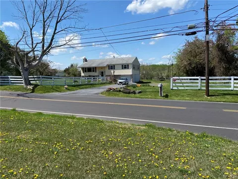 371 Neiffer Rd, Schwenksville, PA 19473