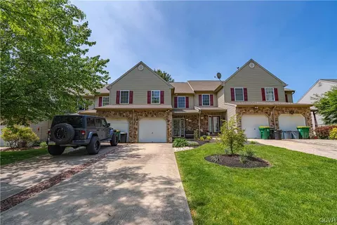 1686 Pinewind Dr, Alburtis, PA 18011